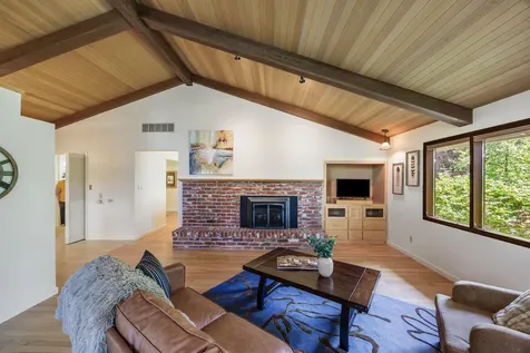393 Stanford Avenue Medford OR 97504