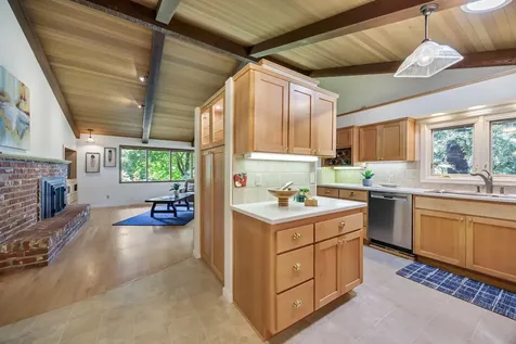393 Stanford Avenue Medford OR 97504