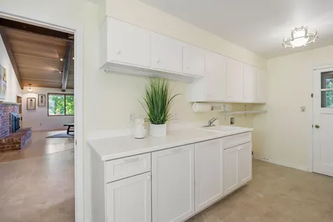 393 Stanford Avenue Medford OR 97504