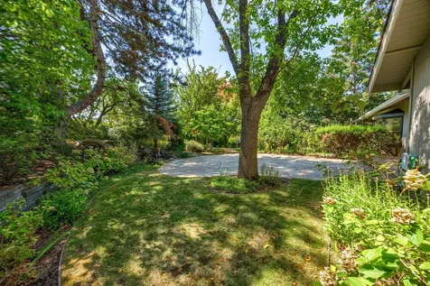 393 Stanford Avenue Medford OR 97504