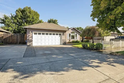 968 Willowdale Avenue Medford OR 97501