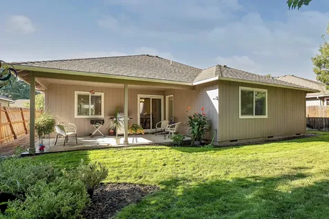 968 Willowdale Avenue Medford OR 97501