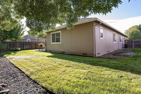 968 Willowdale Avenue Medford OR 97501