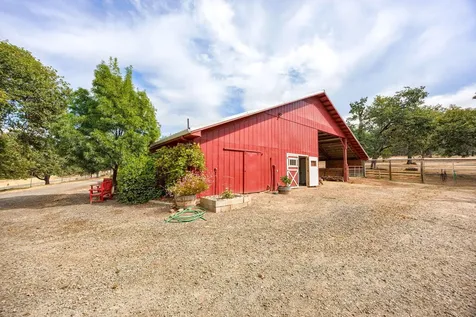 1010 Mcdonough Road Gold Hill OR 97525