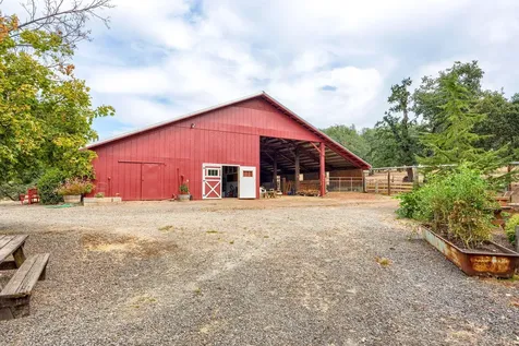 1010 Mcdonough Road Gold Hill OR 97525