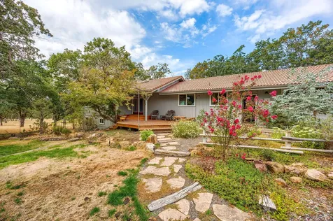 1010 Mcdonough Road Gold Hill OR 97525