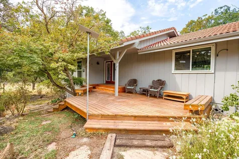 1010 Mcdonough Road Gold Hill OR 97525