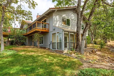 1010 Mcdonough Road Gold Hill OR 97525