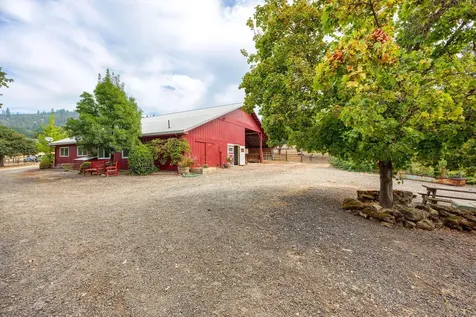 1010 Mcdonough Road Gold Hill OR 97525