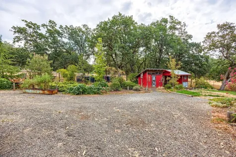 1010 Mcdonough Road Gold Hill OR 97525