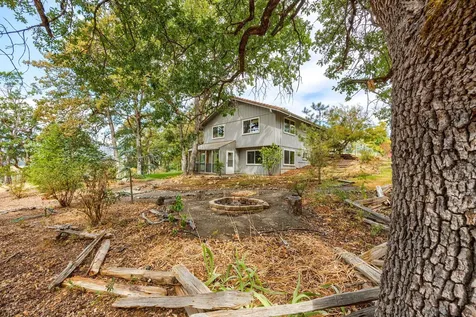1010 Mcdonough Road Gold Hill OR 97525