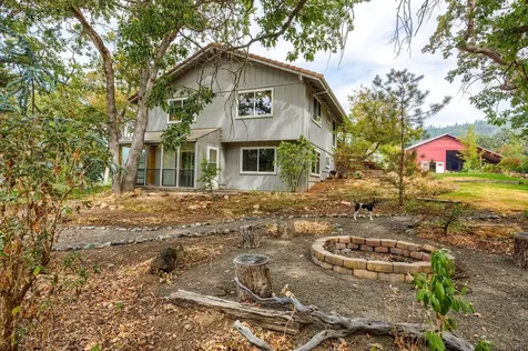 1010 Mcdonough Road Gold Hill OR 97525