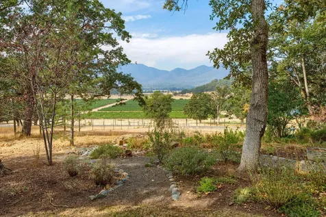 1010 Mcdonough Road Gold Hill OR 97525