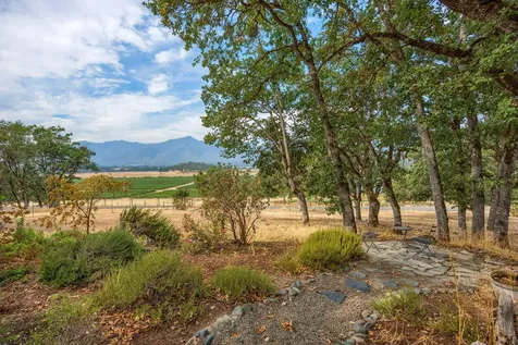 1010 Mcdonough Road Gold Hill OR 97525