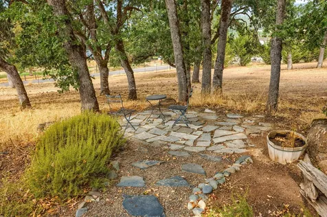 1010 Mcdonough Road Gold Hill OR 97525