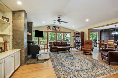 1010 Mcdonough Road Gold Hill OR 97525