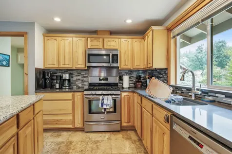 1010 Mcdonough Road Gold Hill OR 97525