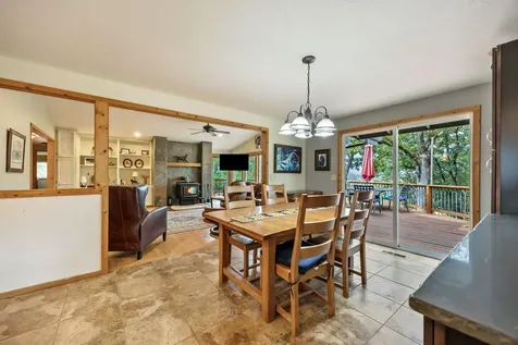 1010 Mcdonough Road Gold Hill OR 97525