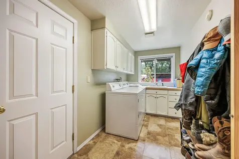 1010 Mcdonough Road Gold Hill OR 97525