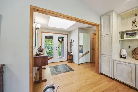 1010 Mcdonough Road Gold Hill OR 97525