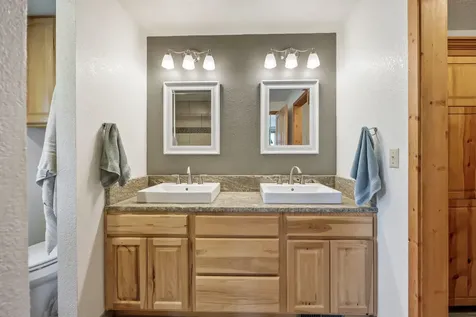 1010 Mcdonough Road Gold Hill OR 97525