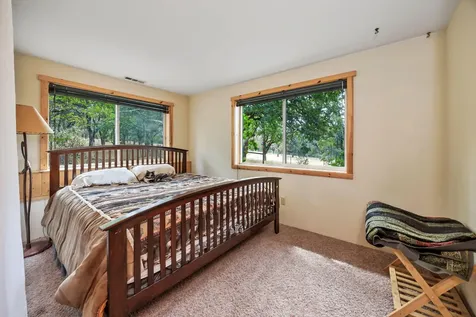 1010 Mcdonough Road Gold Hill OR 97525