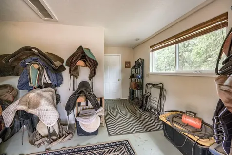 1010 Mcdonough Road Gold Hill OR 97525