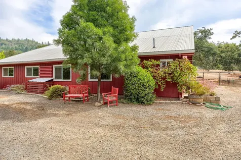 1010 Mcdonough Road Gold Hill OR 97525