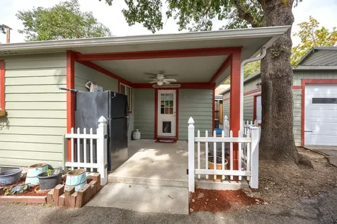 437 SW Wildwood Avenue Grants Pass OR 97526