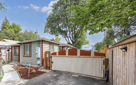 437 SW Wildwood Avenue Grants Pass OR 97526