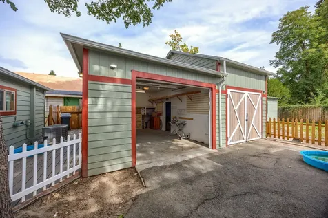 437 SW Wildwood Avenue Grants Pass OR 97526