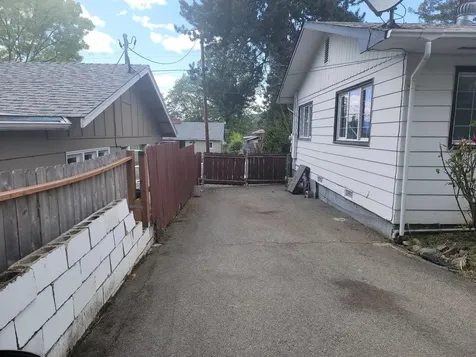 1171 NE 10th Street Grants Pass OR 97526