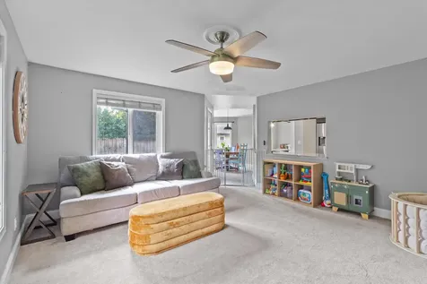 2352 Asher Drive Medford OR 97504