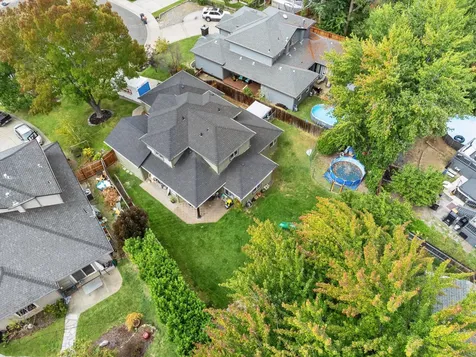 2352 Asher Drive Medford OR 97504