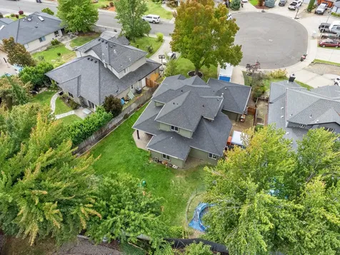 2352 Asher Drive Medford OR 97504