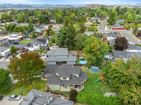 2352 Asher Drive Medford OR 97504