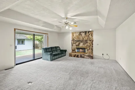 2325 Asher Drive Medford OR 97504