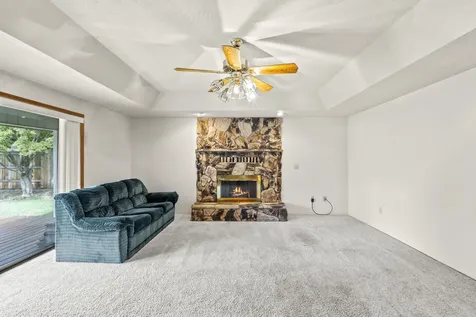 2325 Asher Drive Medford OR 97504