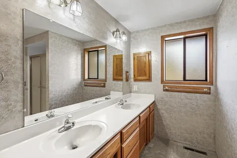 2325 Asher Drive Medford OR 97504