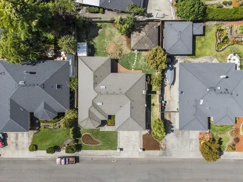 2325 Asher Drive Medford OR 97504