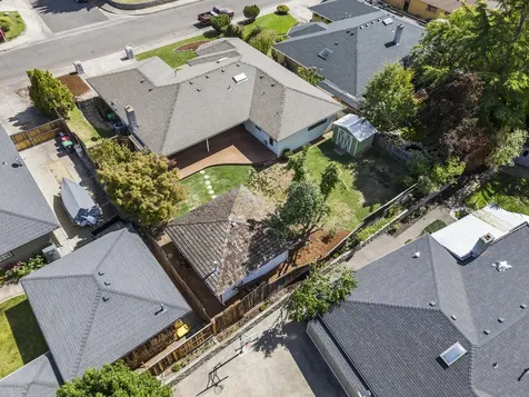 2325 Asher Drive Medford OR 97504