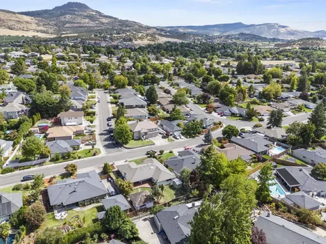 2325 Asher Drive Medford OR 97504