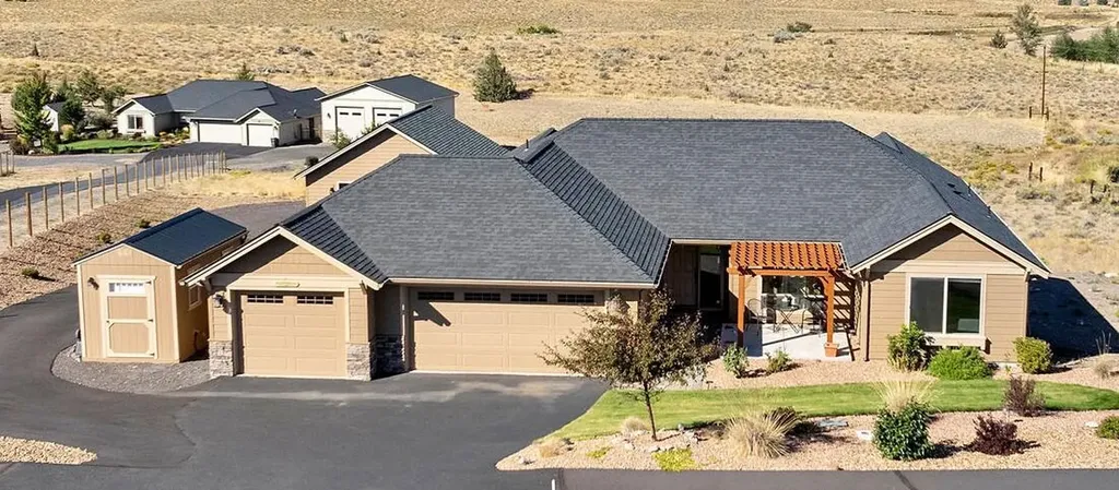 2400 NE Hilltop Lane Madras OR 97741