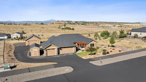 2400 NE Hilltop Lane Madras OR 97741
