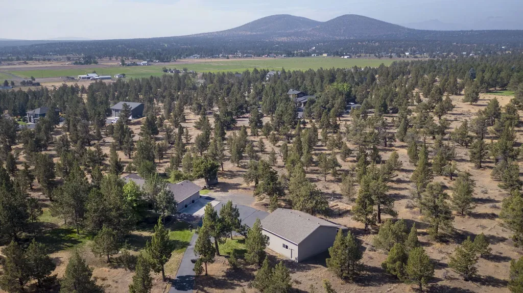 1655 NW 74th Street Redmond OR 97756
