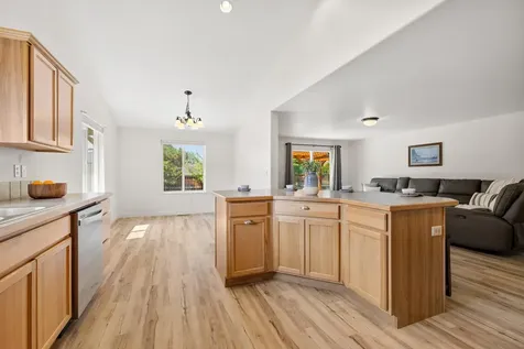 616 NW Green Forest Circle Redmond OR 97756