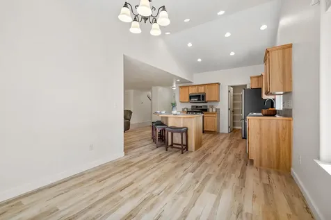 616 NW Green Forest Circle Redmond OR 97756