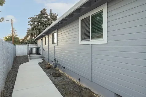 775 S 4th Street Central Point OR 97502