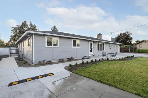 775 S 4th Street Central Point OR 97502
