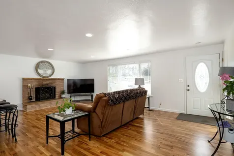 775 S 4th Street Central Point OR 97502